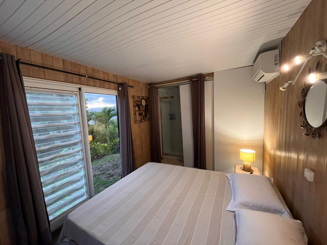 villa-avec-jacuzzi-vue-mer-tartane-caravelle chambre rez de jardin